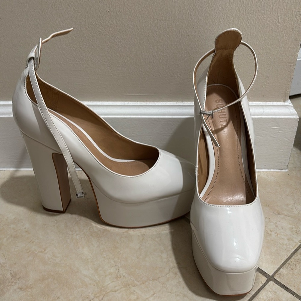 SCHUTZ Renee White